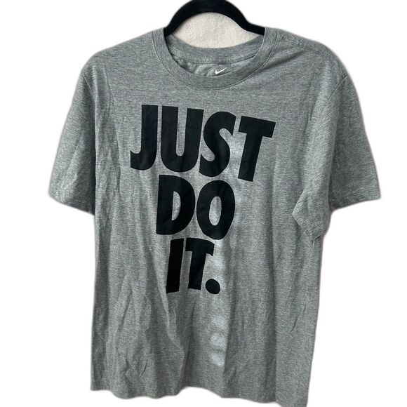 Nike T-Shirt Men's Size Medium Color Gray “Just Do It" Graphic - Picture 1 of 11